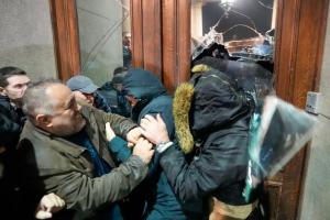 Массовые протесты в Белграде: Вучич заявил о попытке госпереворота