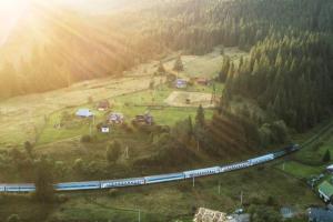 З 1 березня з Дніпра курсуватиме новий поїзд до Карпат: розклад