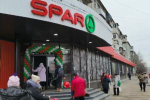 "Хоч наїдяться": У Сєвєродонецьку окупанти урочисто відкрили черговий магазин