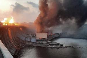 "Угрозы прорыва плотины нет. Но разрушения серьезные": "Укргидроэнерго" о последствиях ракетного удара по "ДнепроГЭС"