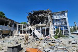 В оккупированном Донецке в результате "прилетов" разрушен ресторан "Paradise", есть жертвы