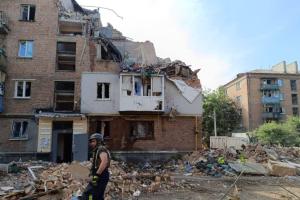 "Прильот" по житловому будинку, є загиблі: наслідки нічного ракетного удару по Харкову