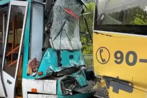 У російському Кемерово "оскаженілий" трамвай влаштував смертельну ДТП: постраждало понад 90 людей