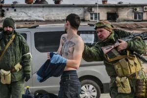 ​​​​​​​Проверка документов и телефонов: На Луганщине оккупанты проводят внезапные рейды в местах большого скопления людей