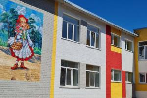 У Рубіжному окупаційна влада обіцяє відкрити у вересні відремонтований дитячий садок "Червона шапочка"