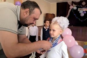 У школах окупованого Лисичанська з'явилися перші "орлята-сєнтябрята"