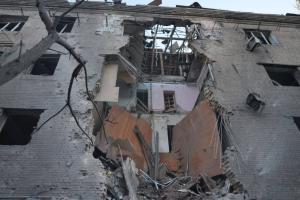 Масований удар по Запоріжжю: на місто скинули 13 авіабомб - зруйновано житлові будинки, є постраждалі