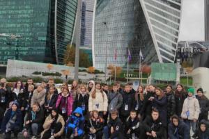 Для дітей з Лисичанська росіяни організували "унікальну подорож" Москвою