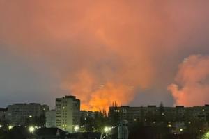 В российском Брянске начались пожары после атаки БПЛА: под удар могла попасть воинская часть