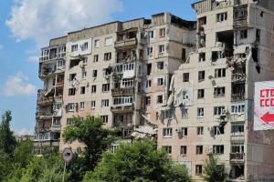 ​​​​​​​В Лисичанске и Северскодонецке россияне планируют за 3 года "капитально отремонтировать" всего по несколько многоэтажек