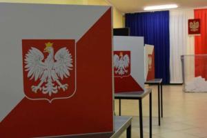 В Польше проходит первый тур президентских выборов