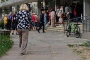 Оккупированный Северодонецк, очередь в больницу