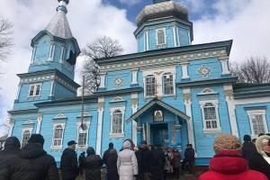 "Война за храм" на Винниччине: священники Московского патриархата решили "отвоевать" помещение любым способом