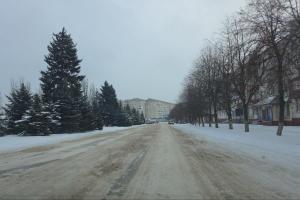 Обстановка - аварийная. В Лисичанске дороги никто не чистит. дороги Лисичанска