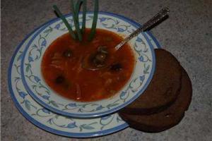 "Солянка" с маринованными опятами