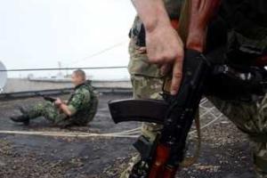 Луганские террористы устроили новый штаб в помещении захваченной облпрокуратуры