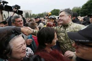 Украина увеличит объемы изготовления оружия - Порошенко
