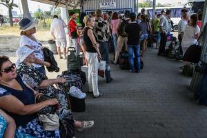 Донецк обстреливают из артиллерии: люди бегут из города