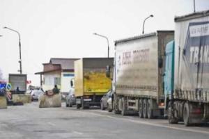 На въезде в Крым растянулась 20 километровая автомобильная очередь