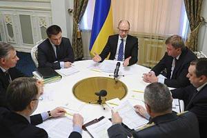 Граждане РФ будут въезжать в Украину только по заграничным паспортам, - Арсений Яценюк