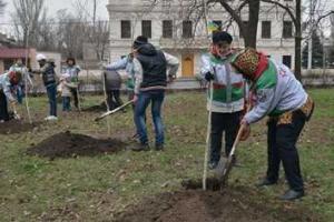 Мариуполь готовится встретить весну во всей красе
