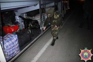 В Мариуполе милиционеры отменили нелегальный автобусный рейс за границу 