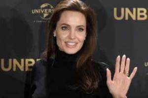 Анджелина Джоли снимет фильм о "Чудо-женщине"