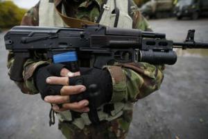 Местным жителям ДНР боевики разрешили иметь боевое оружие