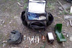 В Донецкой области задержаны несколько местных жителей, которые хранили взрывчатку и боеприпасы