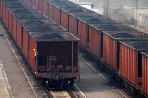 Сепаратисты продолжают массово вывозить уголь из Луганска