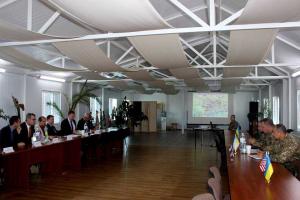 В Краматорске прошла встреча между заместителем руководителя АТО и послом США