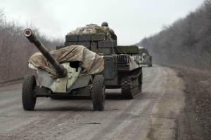 Боевики на передовых позициях скрывают тяжелое вооружение - Турчинов