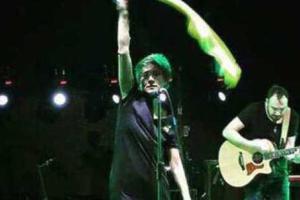 Крым отказался от Земфиры из-за инцидента с флагом