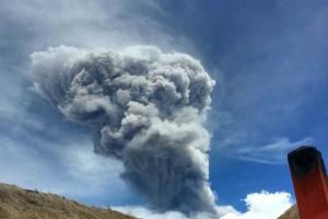 Репортаж из соцсетей: Извержение вулкана в Эквадоре