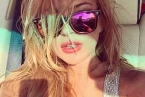 Линдсей Лохан позирует топлес в собственной спальне  