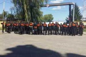 В Кременчуге "спортсмены" продолжают блокировать входные ворота "Укртранснафты"