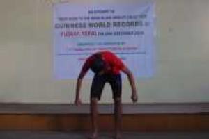 В Непале парень избил себя ногами ради мирового рекорда