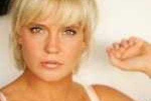 Глюкоза поделилась постельным селфи-фото