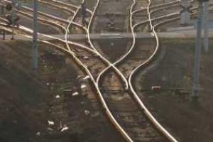 На Луганщине из-за подрыва путей сошел с рельс состав с углем