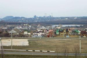 Украинские военные ремонтируют электросети Марьинки и прокладывают водогон