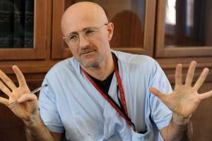 Россиянин получит 100 млн долларов на пересадку головы от тайного инвестора