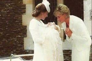 В интернете активно набирает популярность смонтированное фото принцессы Дианы