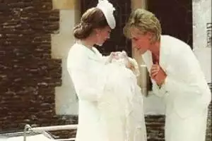 В интернете активно набирает популярность смонтированное фото принцессы Дианы