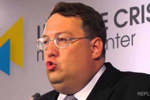 Геращенко: Тягнибок буквально накачивает бойцов подразделения «Сечь» ненавистью и агрессией