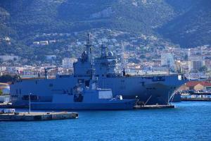 Мантуров: Москва получила за "Мистрали" вдвое больше, чем платила