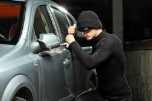 В соцсетях донецкий боевик похвастался "отжатыми" автомобилями. Фото