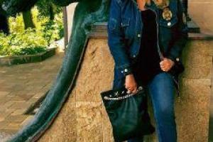 Алла Пугачева появилась на публике в рокерском наряде