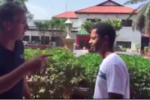 Сеть покоряет видео с сюрпризом для россиян в Африке