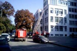 В Харькове горит здание Госпрома