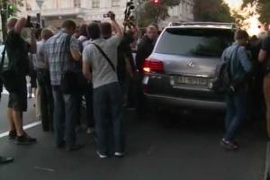 СБУ задерживает людей нардепа Мосийчука и проводит обыск авто возле Рады